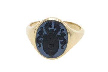 Vintage signet ring in 14 carat gold