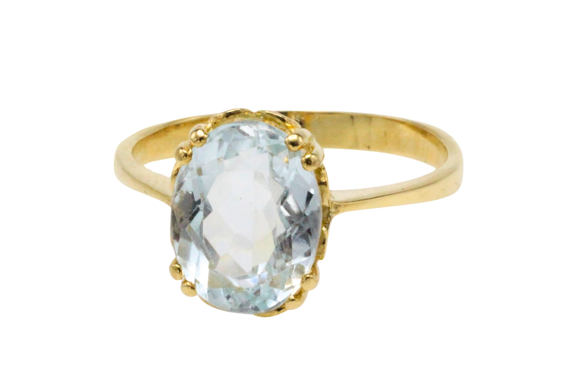 Aquamarine ring in 18 carat gold