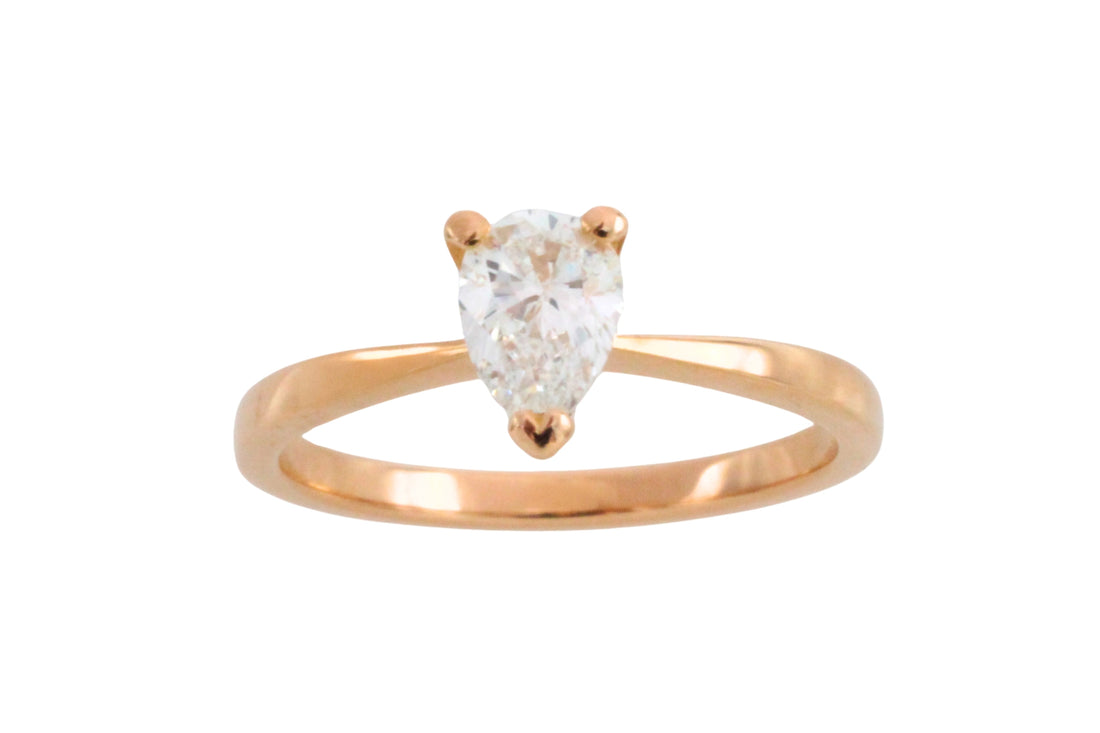 Pear cut diamond solitaire ring in 18 carat gold