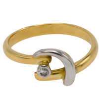 18 carat white and yellow gold diamond ring