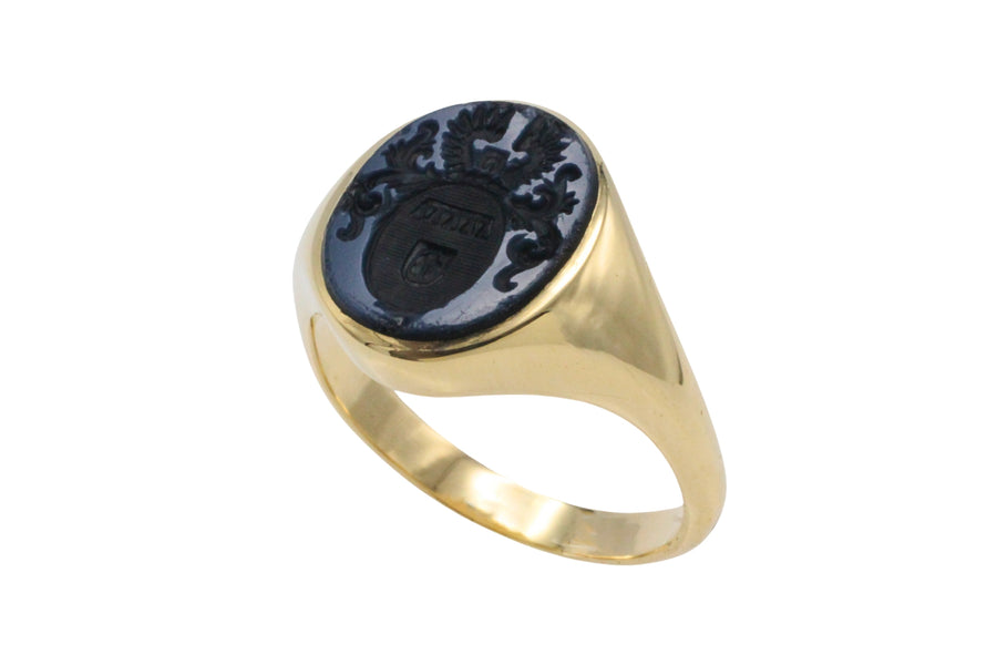 Vintage signet ring in 14 carat gold