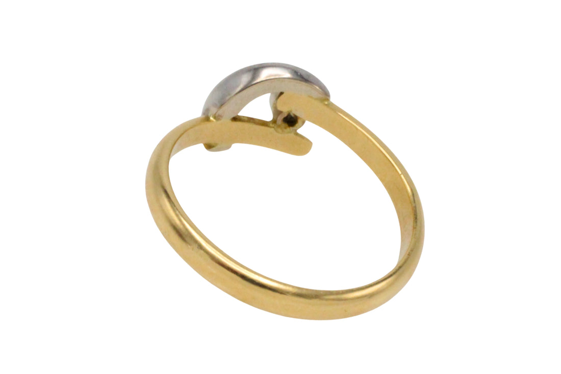 18 carat white and yellow gold diamond ring