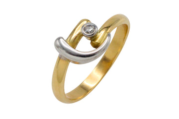 18 carat white and yellow gold diamond ring