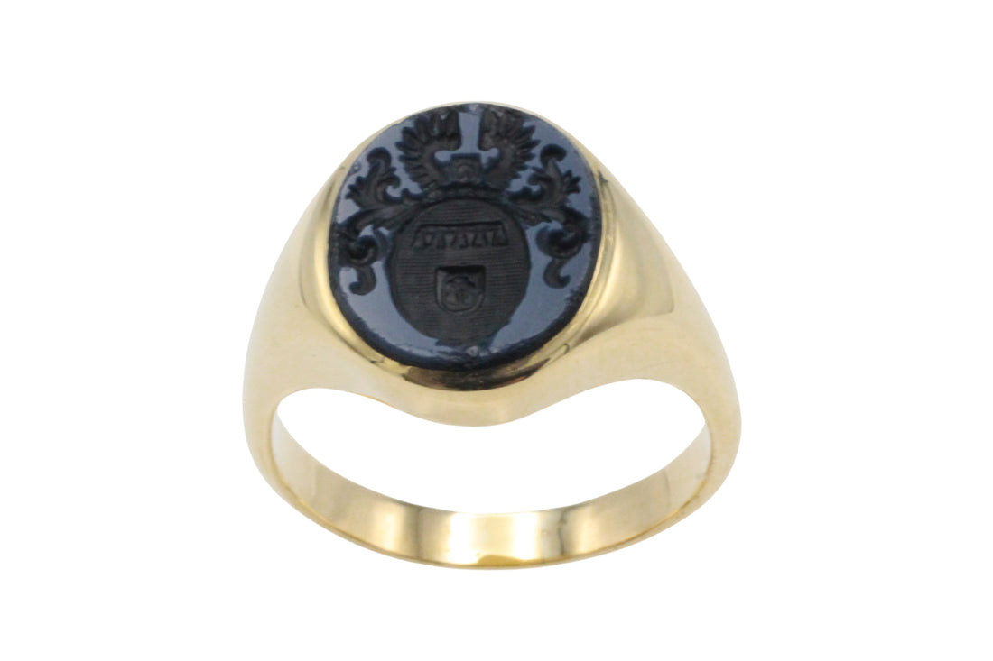 Vintage signet ring in 14 carat gold