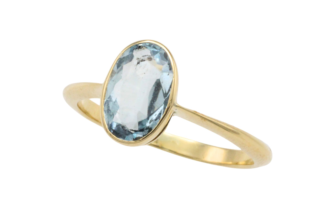 Edwardian aquamarine ring in 18 carat gold
