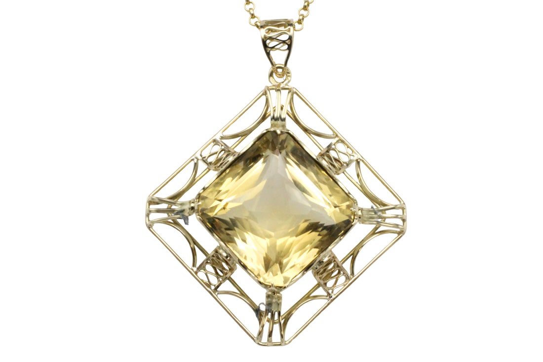 Vintage citrine pendant in 14 carat gold