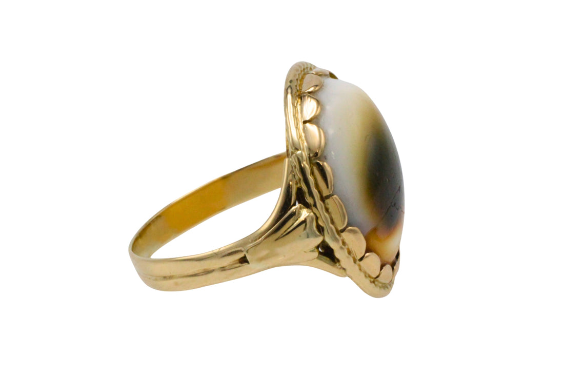 Vintage 14 carat gold Mata Biak ring