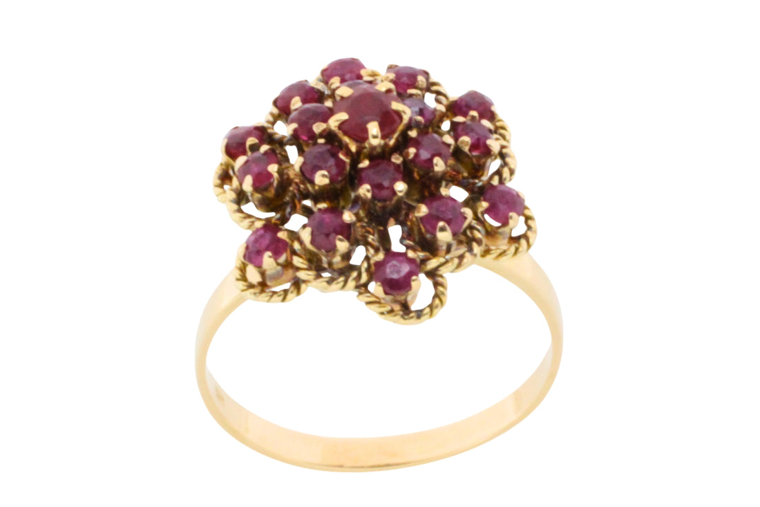 Ruby cluster ring in 18 carat gold