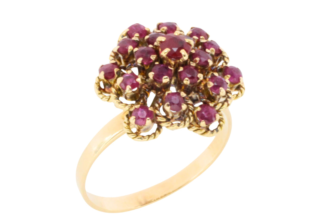 Ruby cluster ring in 18 carat gold