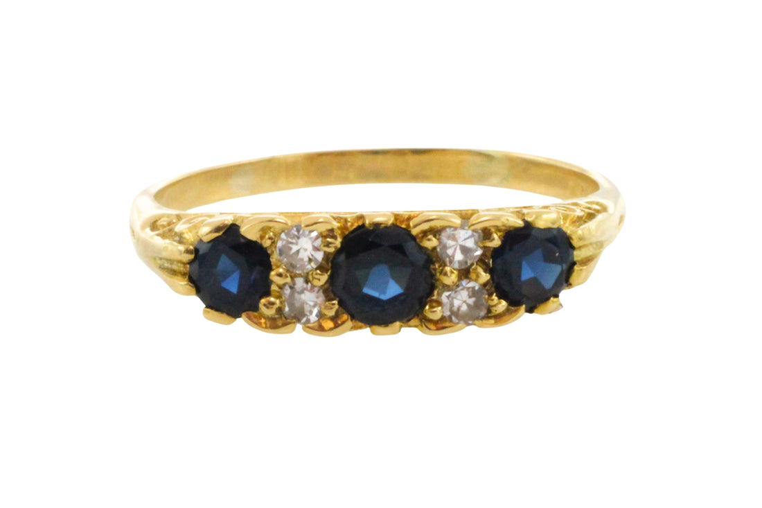 Sapphire and diamond ring in 18 carat gold