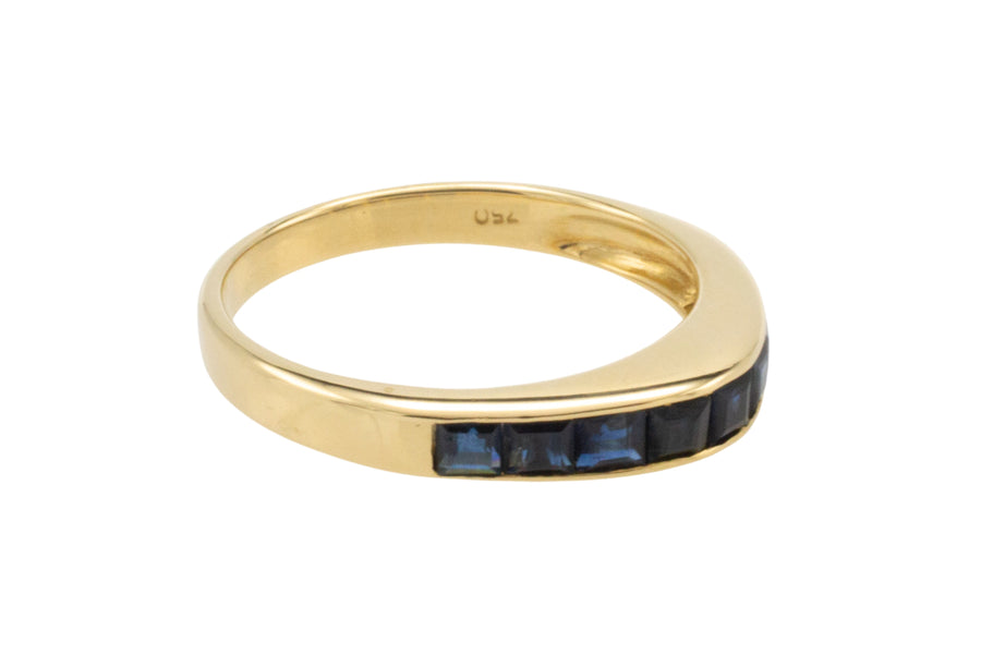 Carre cut sapphire ring in 18 carat gold-Vintage Rings-The Antique Ring Shop