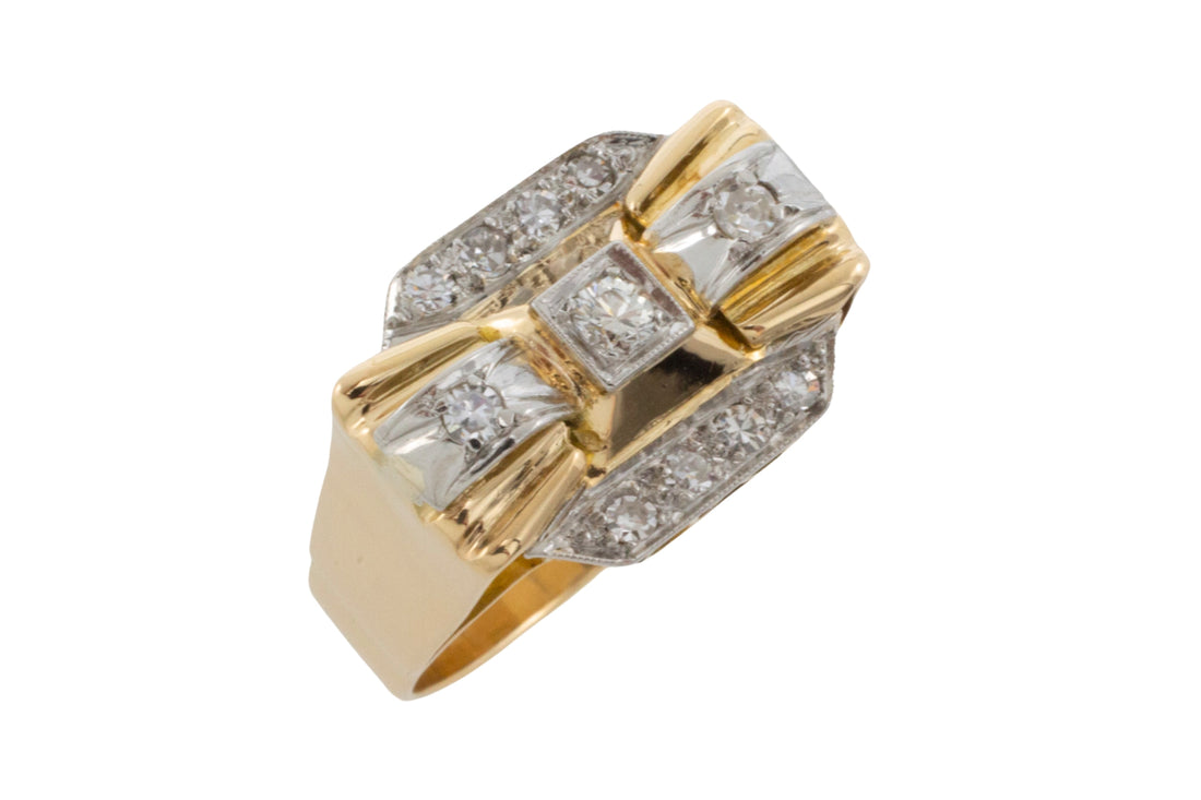 Vinateg Art Deco diamond ring in 18 carat gold