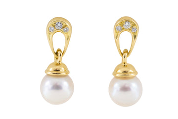 Pearl and diamond earrings in 18 carat gold