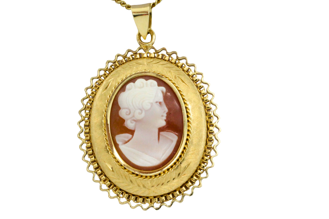 Cameo pendant in 14 carat gold-Pendants-The Antique Ring Shop