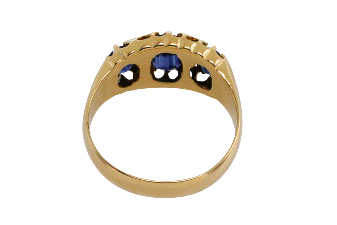 Sapphire and diamond ring from 1913