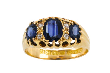 Sapphire and diamond ring from 1913