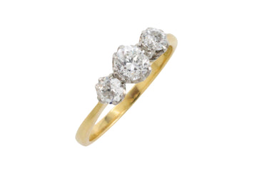 Three stone diamond ring in 18 carat gold