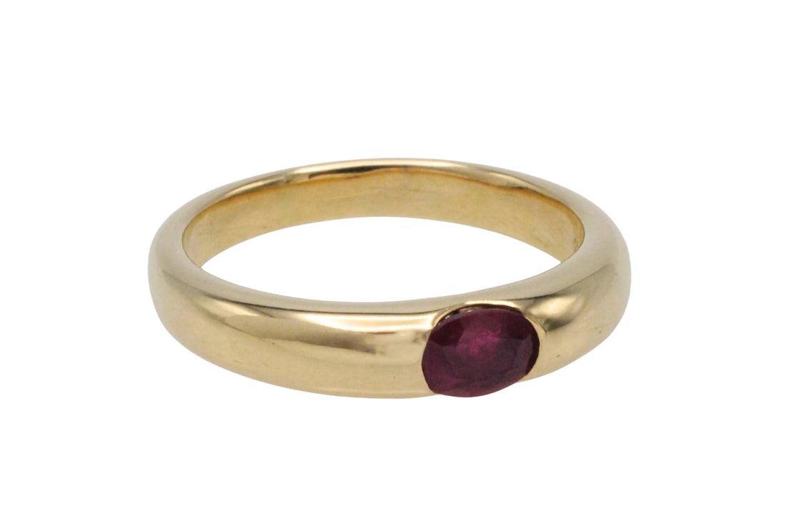 Ruby ring in 14 carat gold