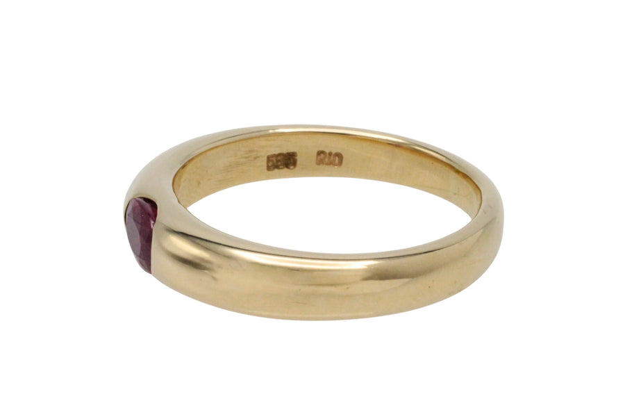 Ruby ring in 14 carat gold