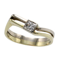 Princess cut diamond ring