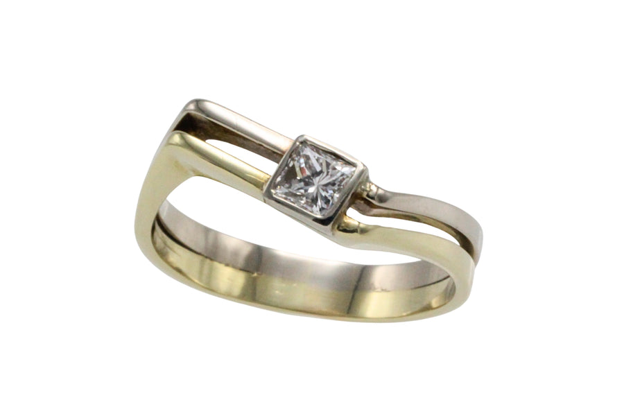 Princess cut diamond ring