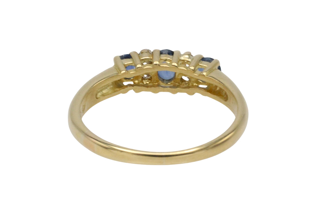 Vintage sapphire and diamond ring in 18 carat gold