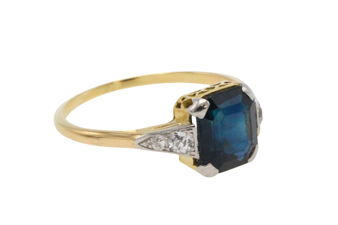 Vintage 18 carat gold sapphire and diamond ring