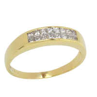 Princess cut diamond ring in 18 carat gold