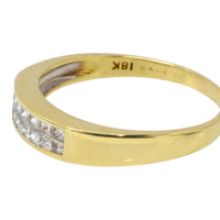 Princess cut diamond ring in 18 carat gold