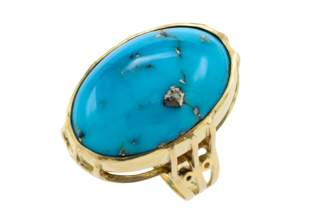 Cabochon turquoise ring in 14 carat gold