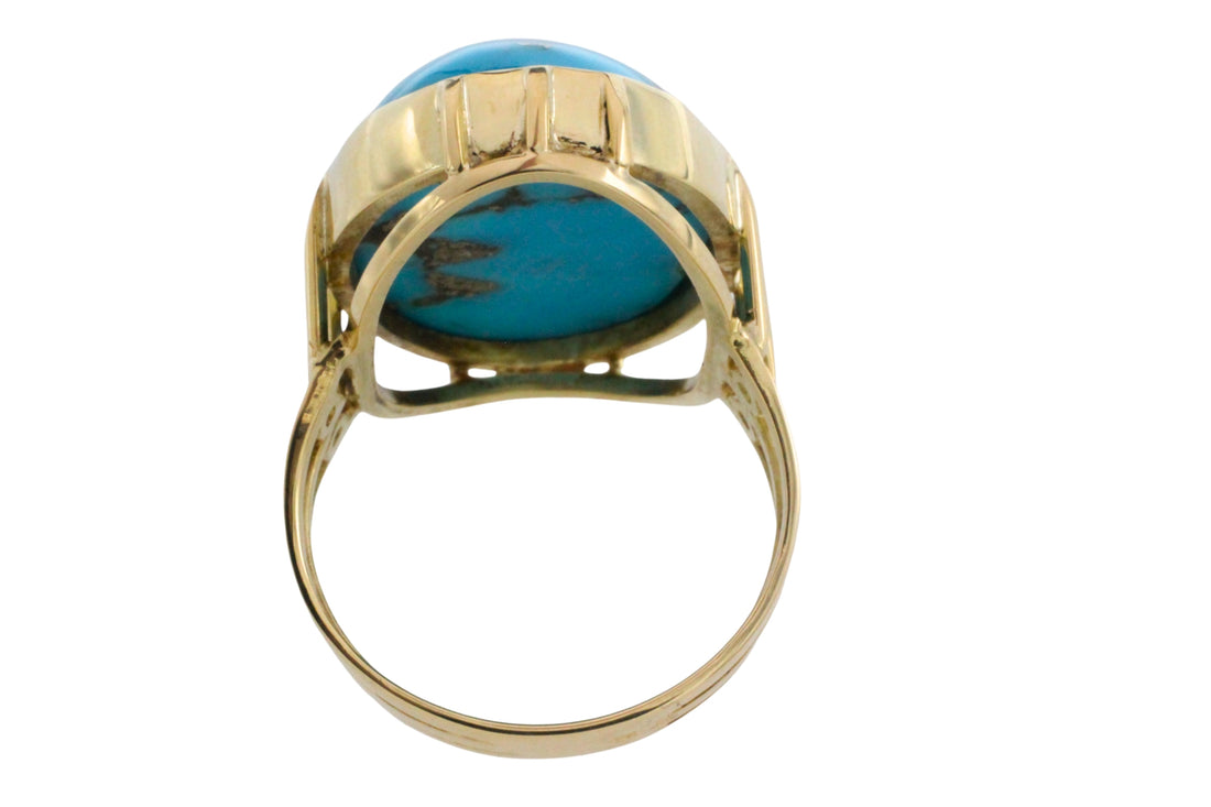 Cabochon turquoise ring in 14 carat gold