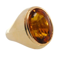 Oval Citrine ring in 14 carat gold