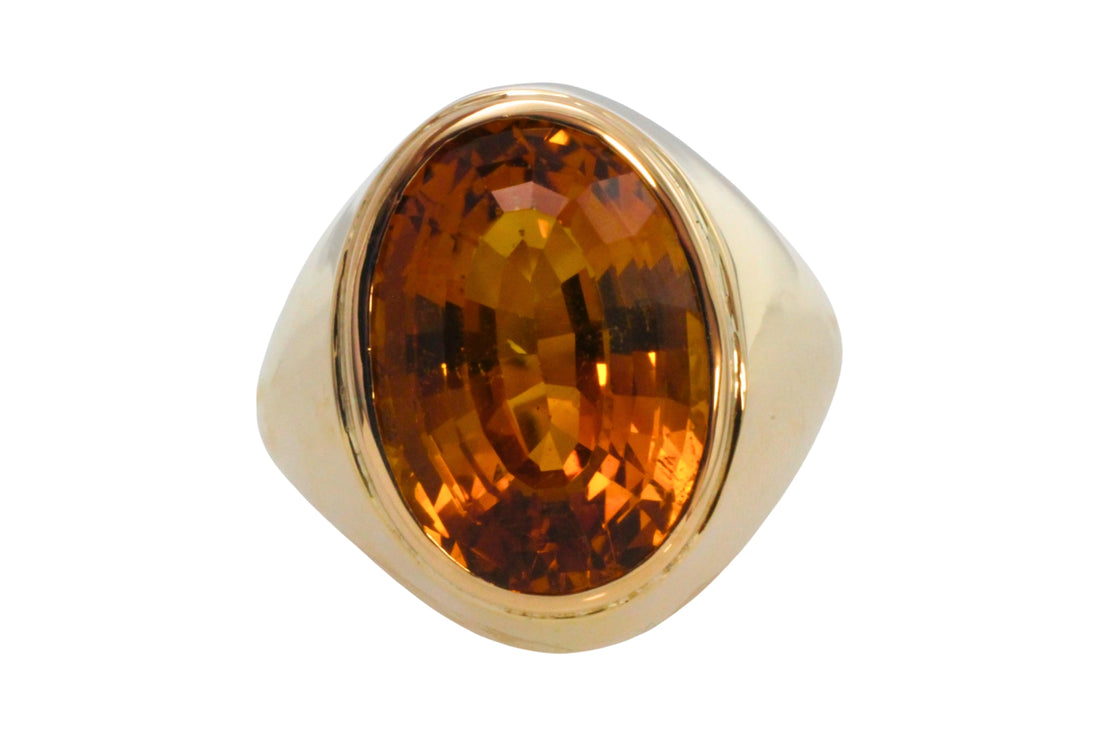 Oval Citrine ring in 14 carat gold