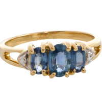 Three stone sapphire ring in 14 carat gold
