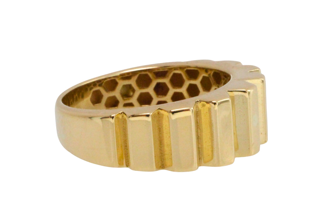 14 carat gold ribbed ring