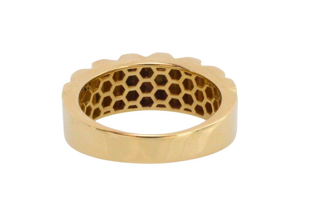14 carat gold ribbed ring
