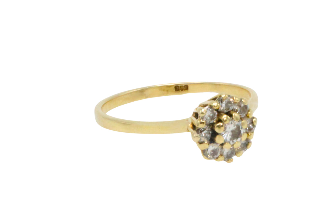 Vintage diamond cluster ring in 14 carat gold