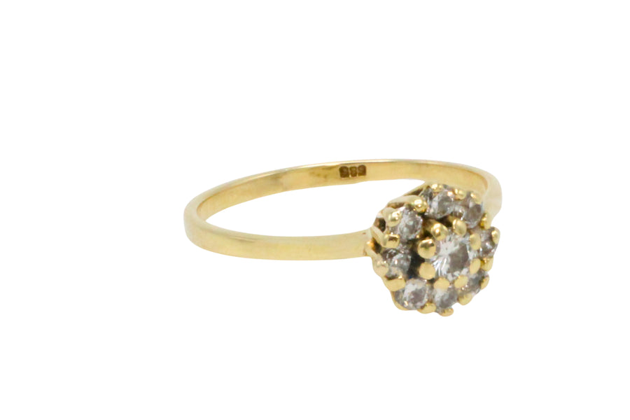 Vintage diamond cluster ring in 14 carat gold