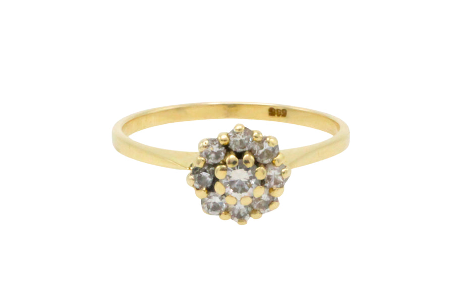 Vintage diamond cluster ring in 14 carat gold