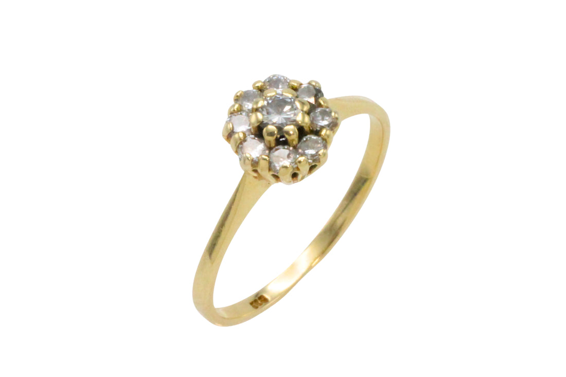 Vintage diamond cluster ring in 14 carat gold