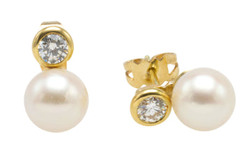 14 carat gold pearl and diamond studs