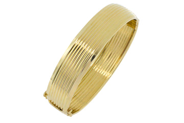 14 carat gold hinged bracelet with ridges