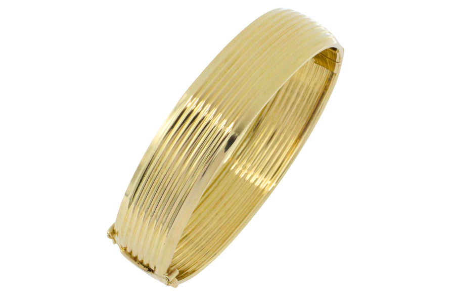 14 carat gold hinged bracelet with ridges