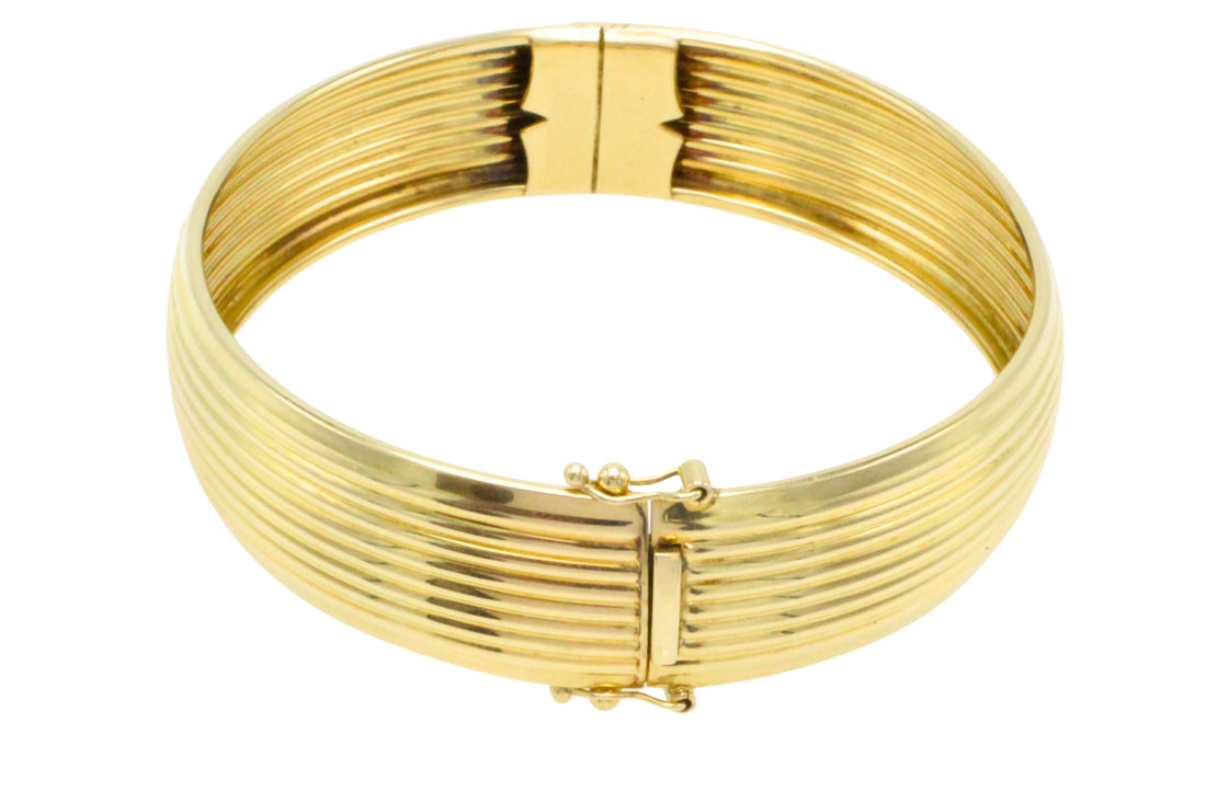 14 carat gold hinged bracelet with ridges