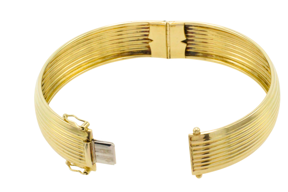 14 carat gold hinged bracelet with ridges