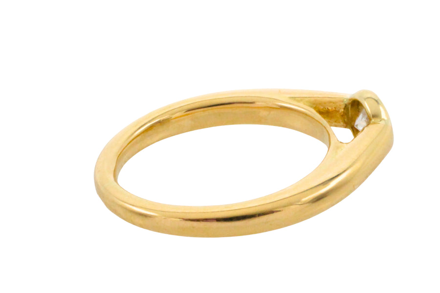 18 carat gold diamond solitaire ring