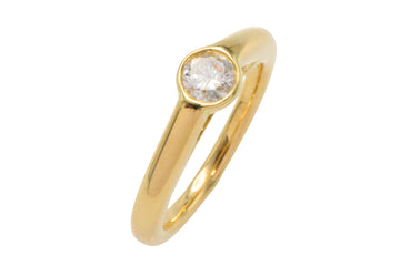 18 carat gold diamond solitaire ring