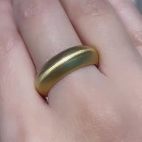 Matt finished band in 18 carat gold