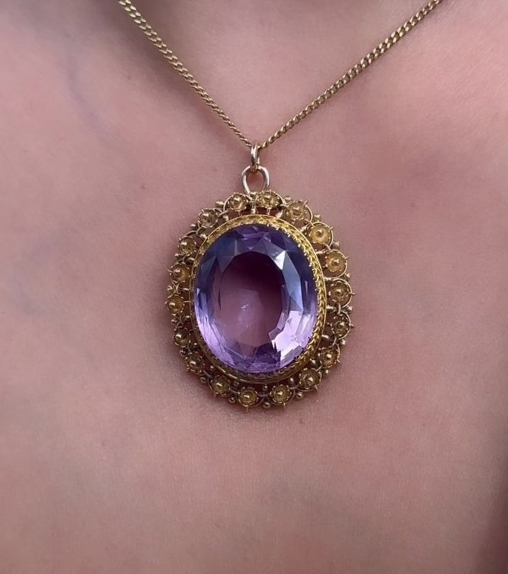 Large vintage amethyst pendant in 14 carat gold