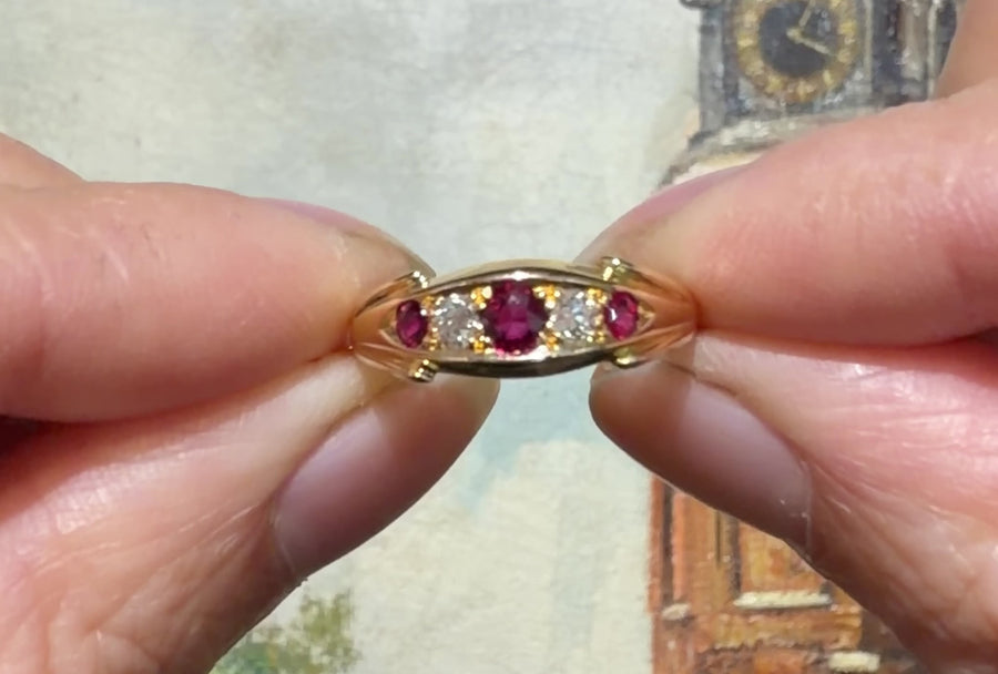 Victoriaanse robijn en diamanten ring uit 1900